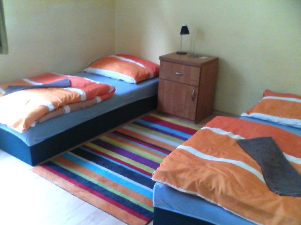 بوزنان Film Hostel الغرفة الصورة